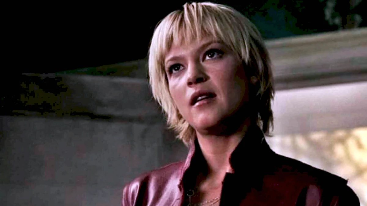 Nicki Aycox