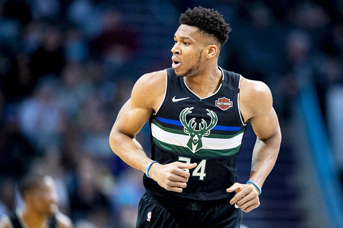 Nike Giannis Antetokounmpo