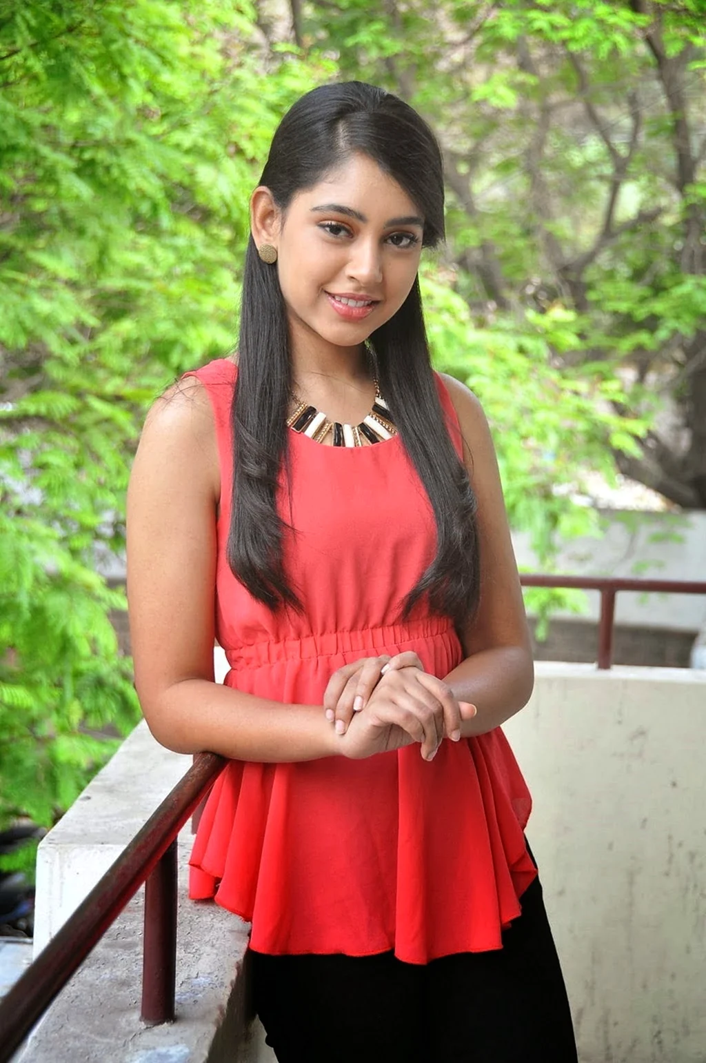 Niti Taylor Red