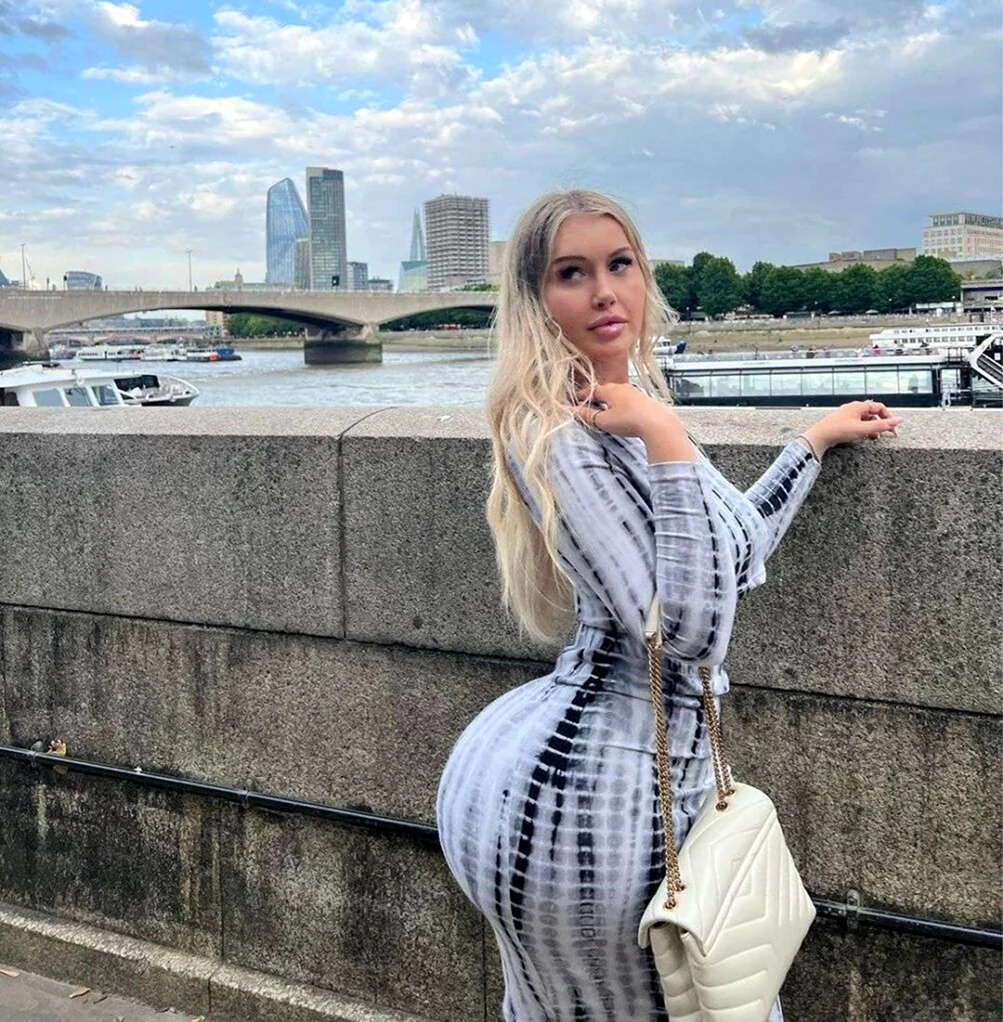 Онлифанс модель Люба