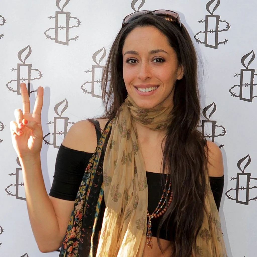 Oona Chaplin горячо