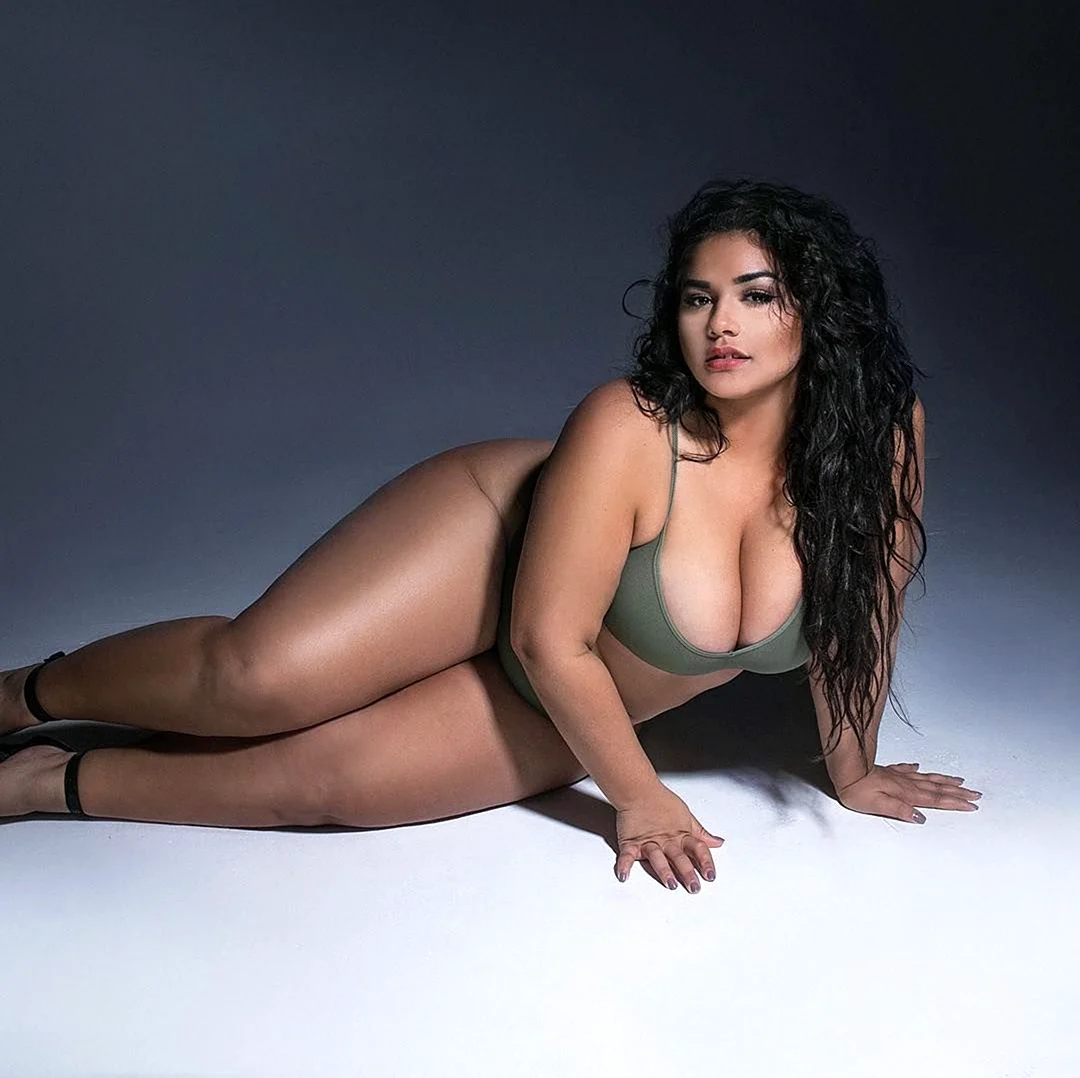Plus-Size Диана Сирокай