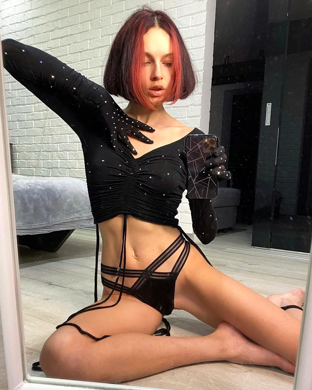 Полина FAVLAV