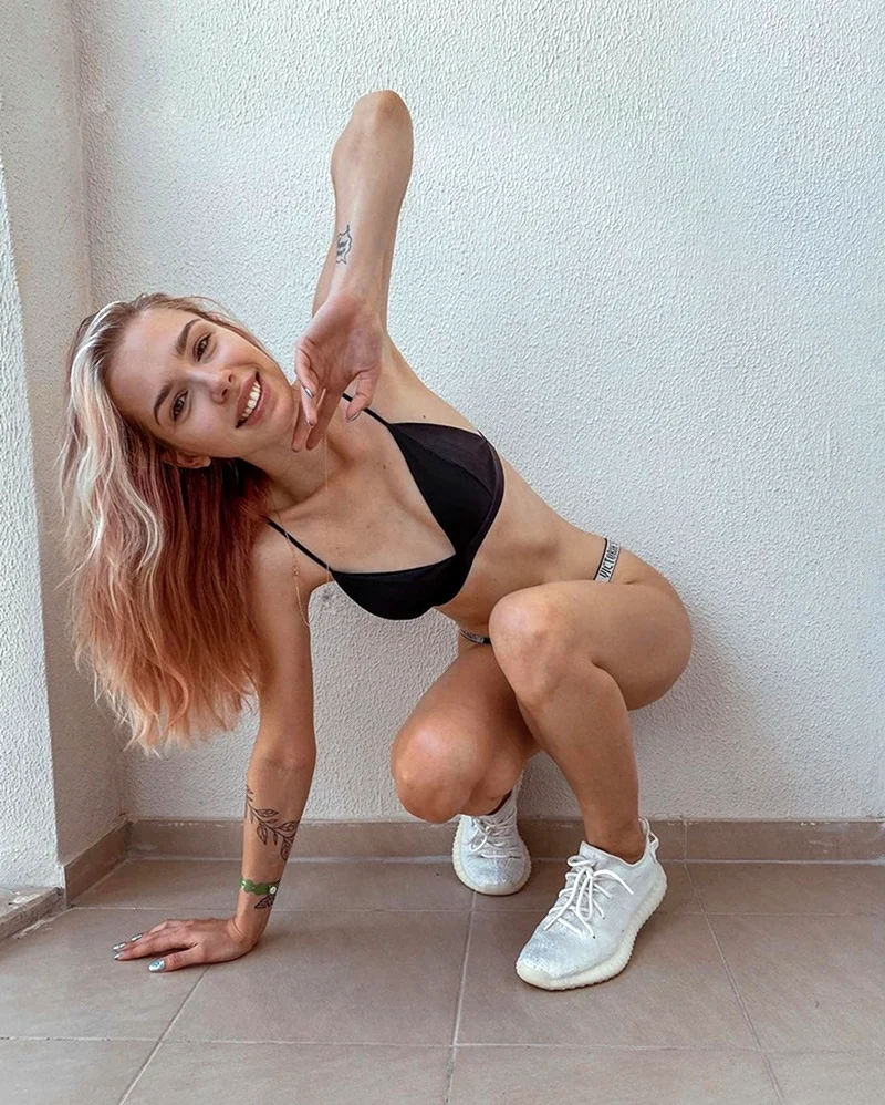 Полина Савекина
