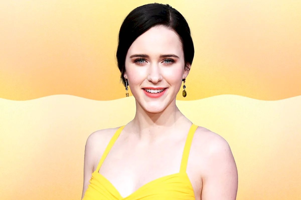 Rachel Brosnahan светлая