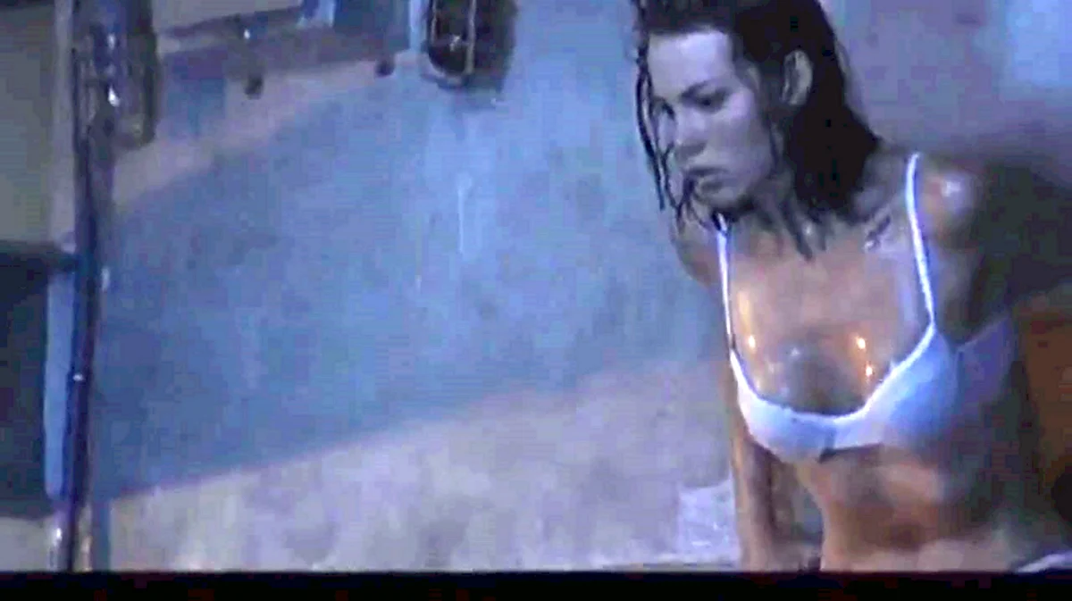 Саффрон Берроуз Deep Blue Sea