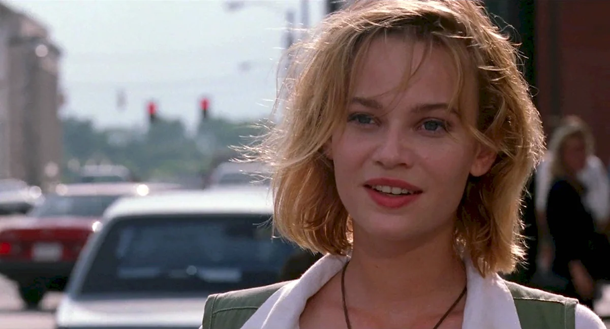 Samantha Mathis 1993