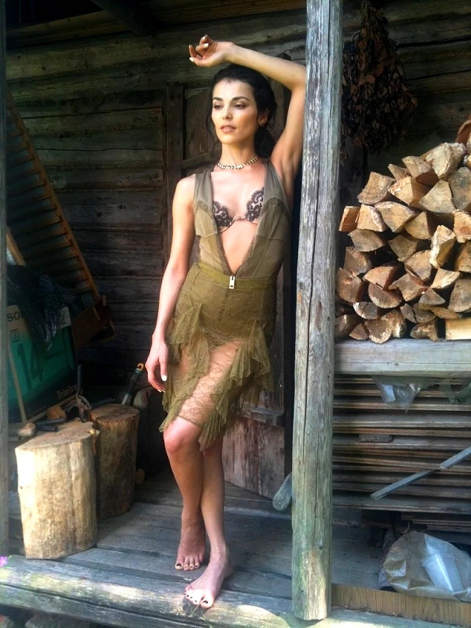 Сати Сетгалиевна Казанова в купальнике
