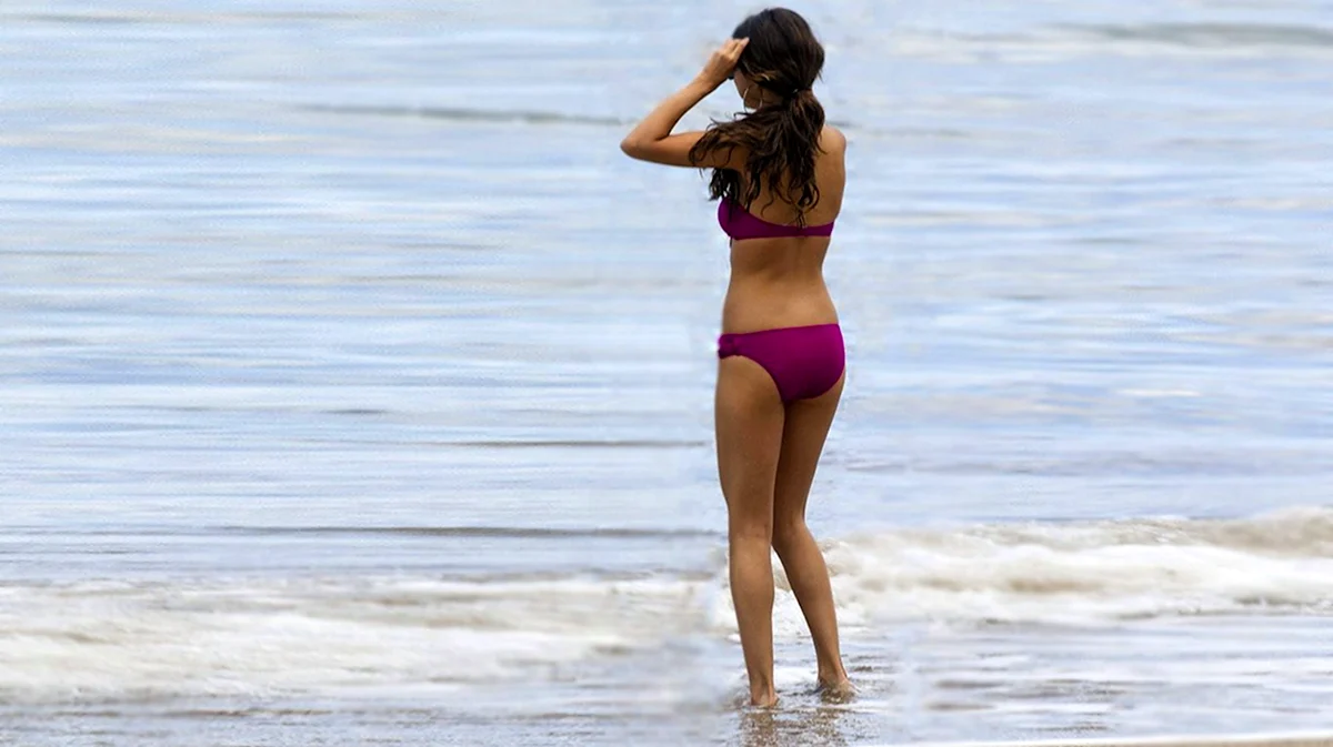 Selena Gomez в купальнике 2011