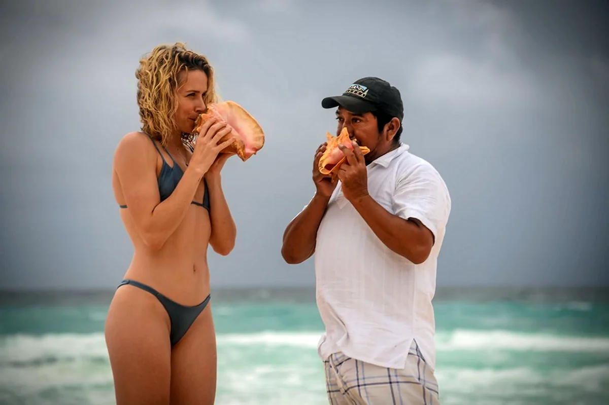 Shantel VANSANTEN бикини