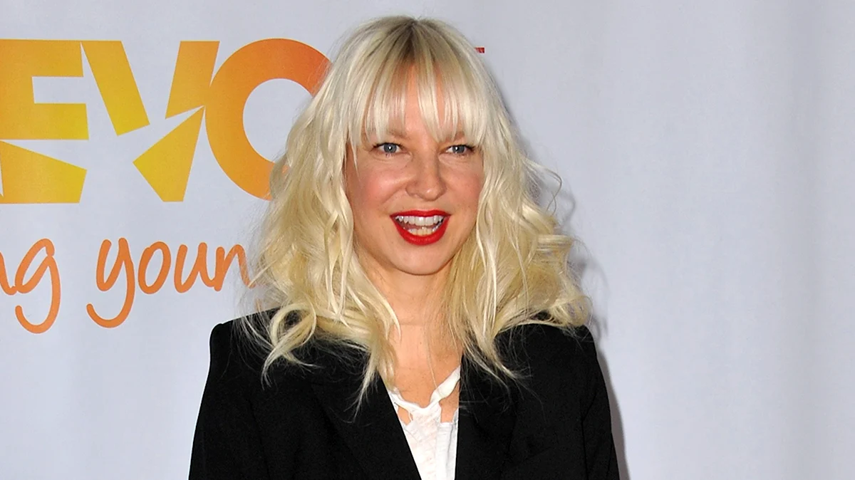 Sia молодая