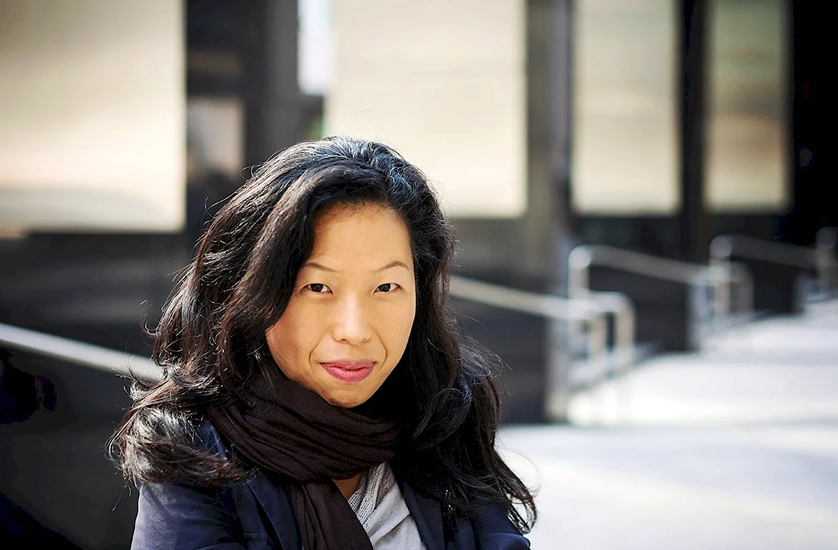 Sook-Yin Lee