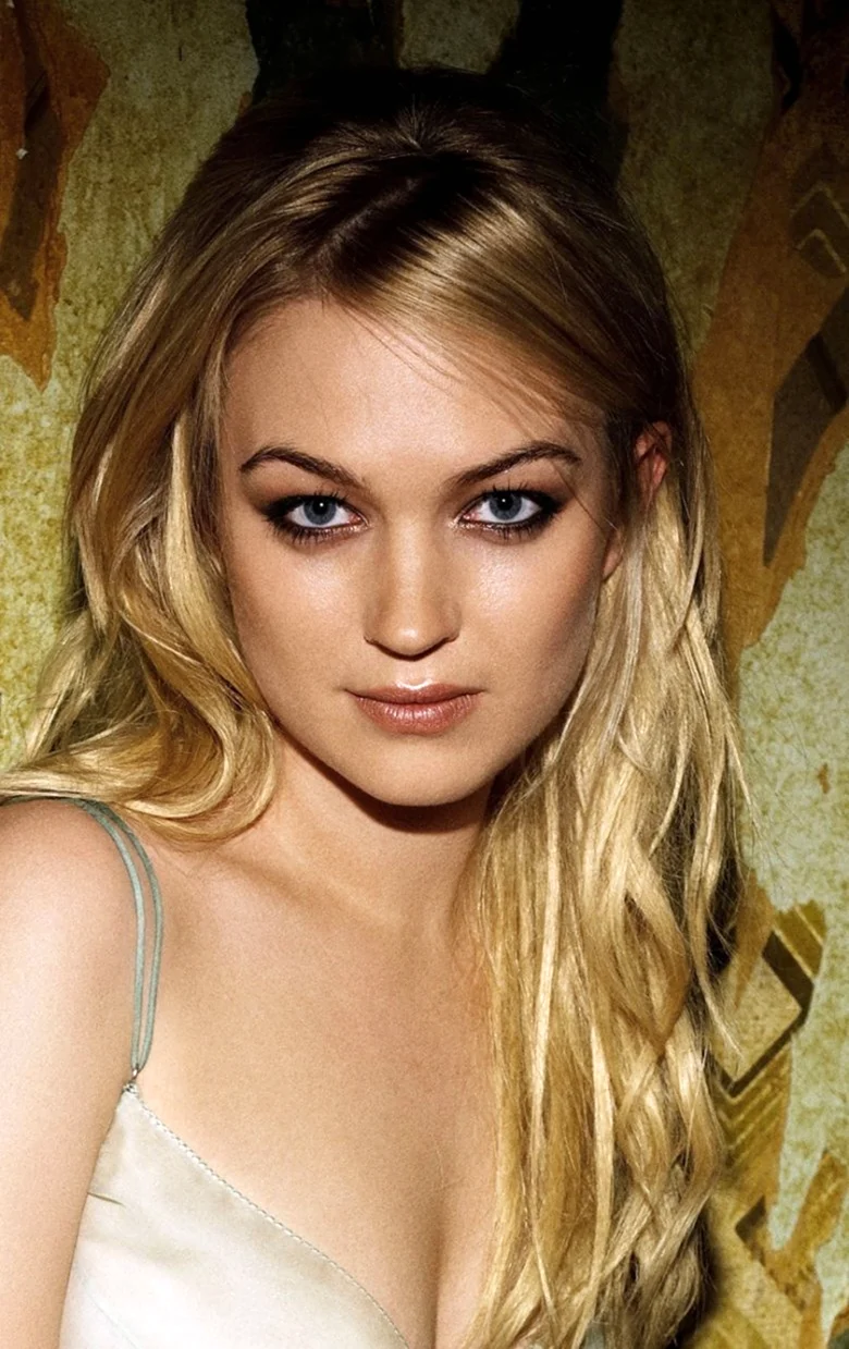 Sophia myles