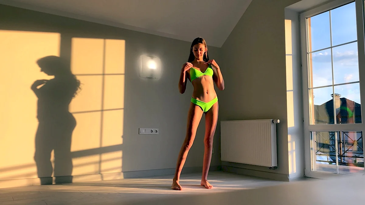 Stefania Deriabina Home Workout