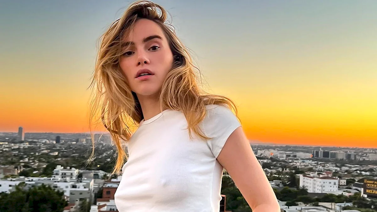 Suki Waterhouse thin