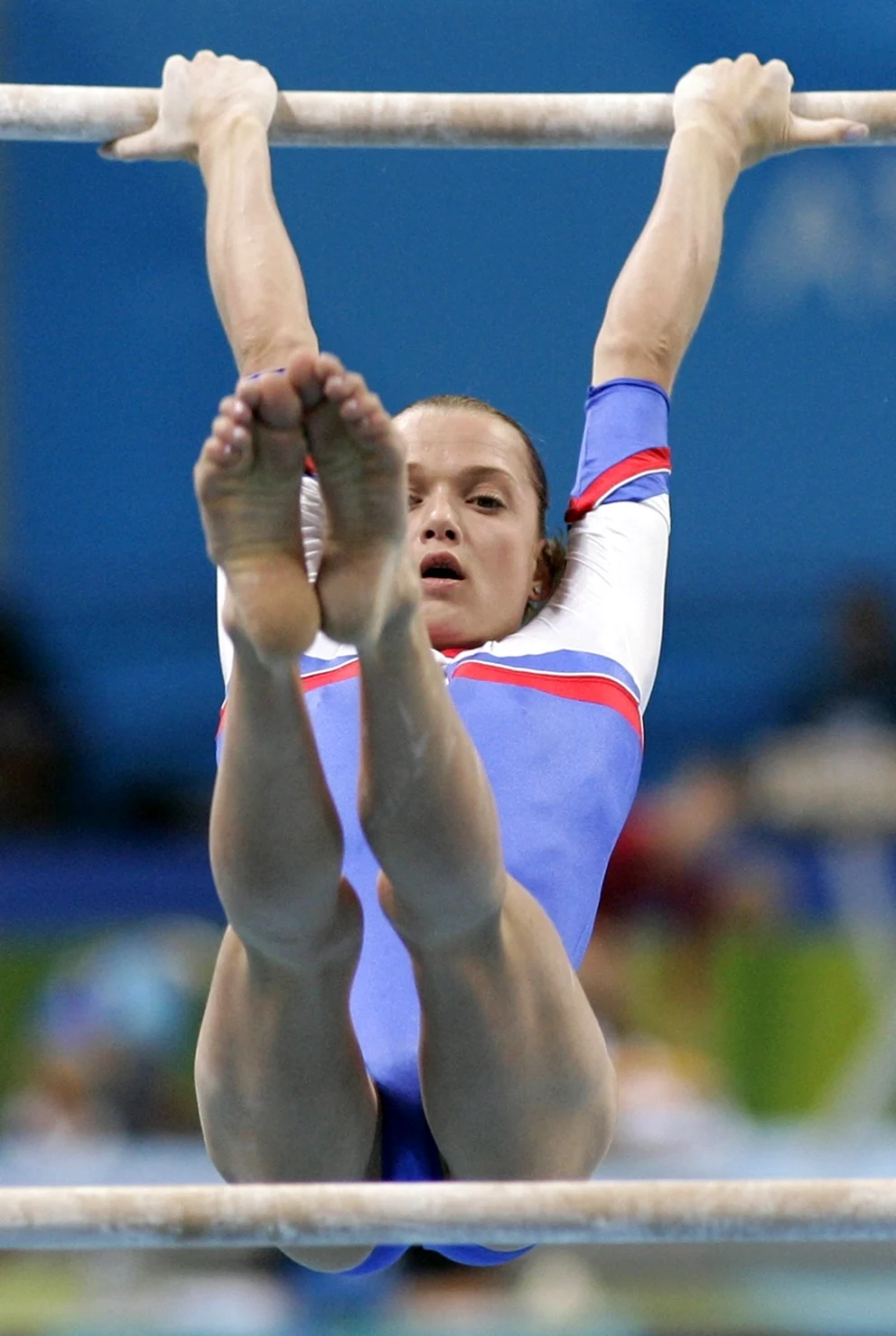 Светлана Хоркина на брусьях