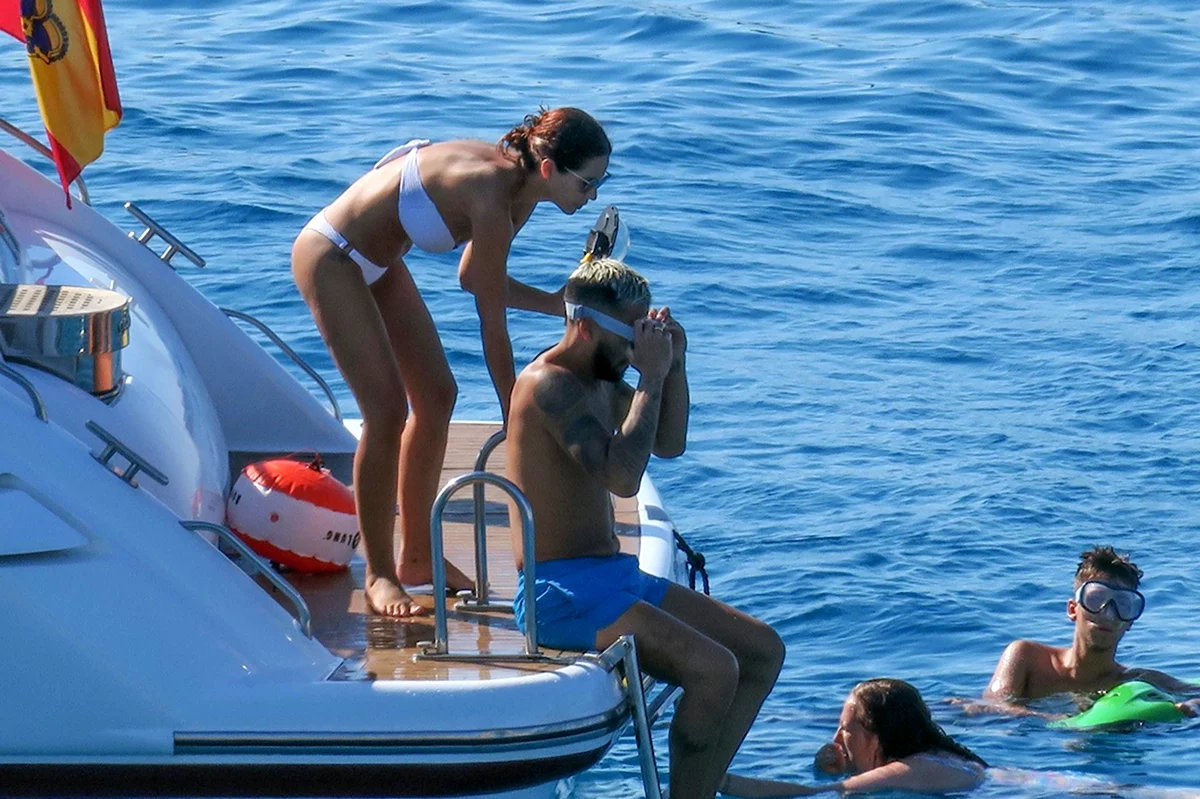 Tamara Garay kissing