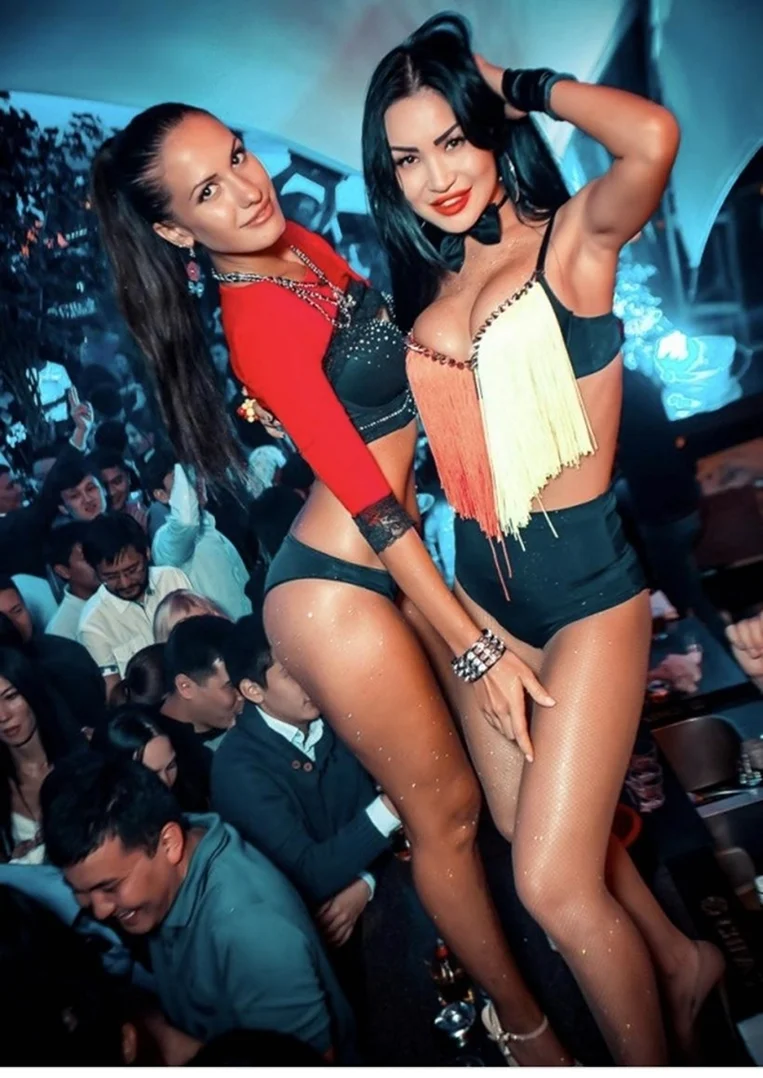 Танцовщица go go Анна Бестужев