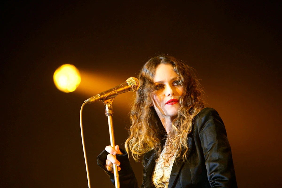 Vanessa paradis группа