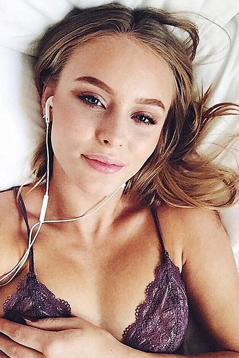 Zara Larsson 18