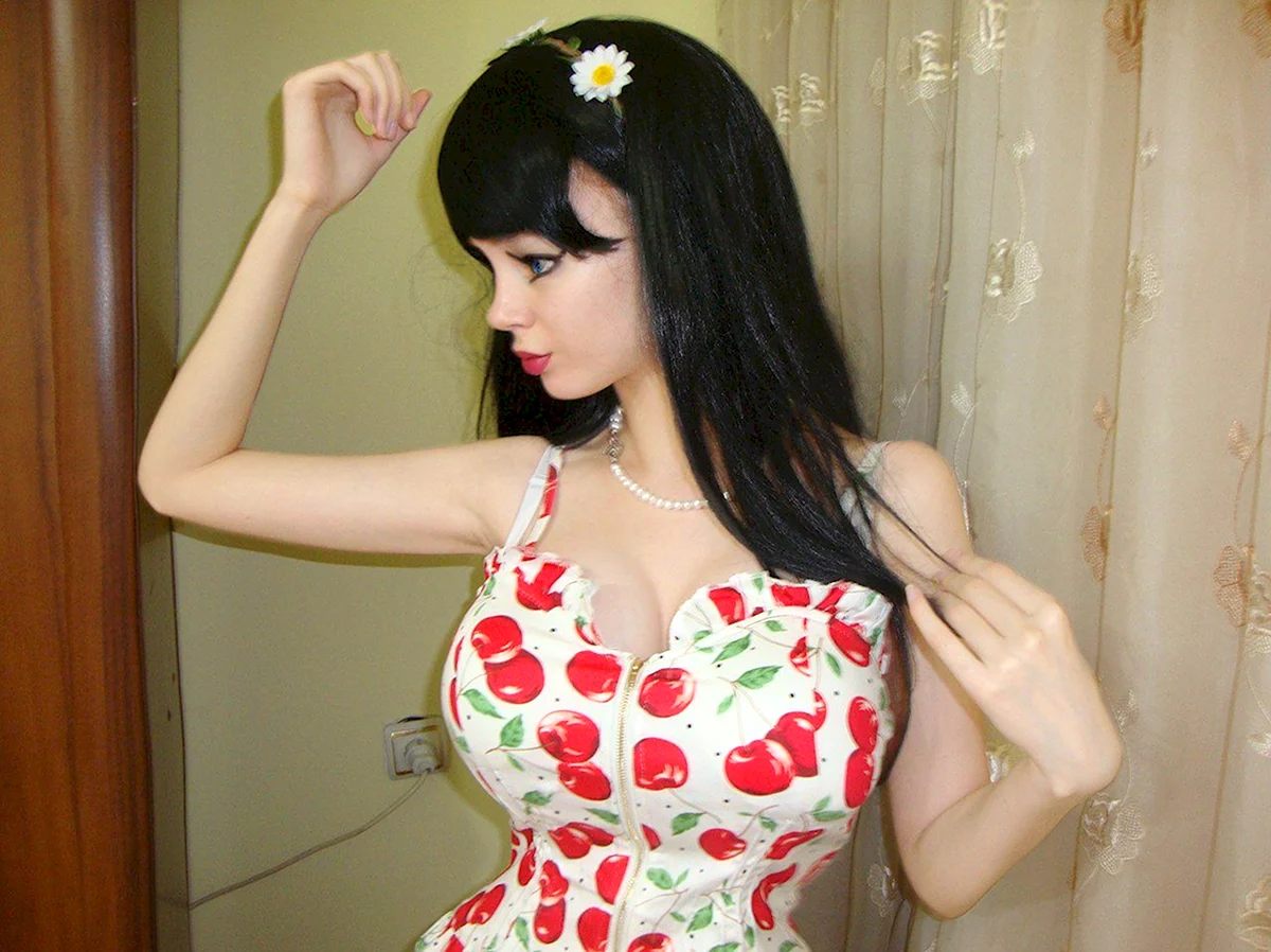 Живые куклы с большой грудью