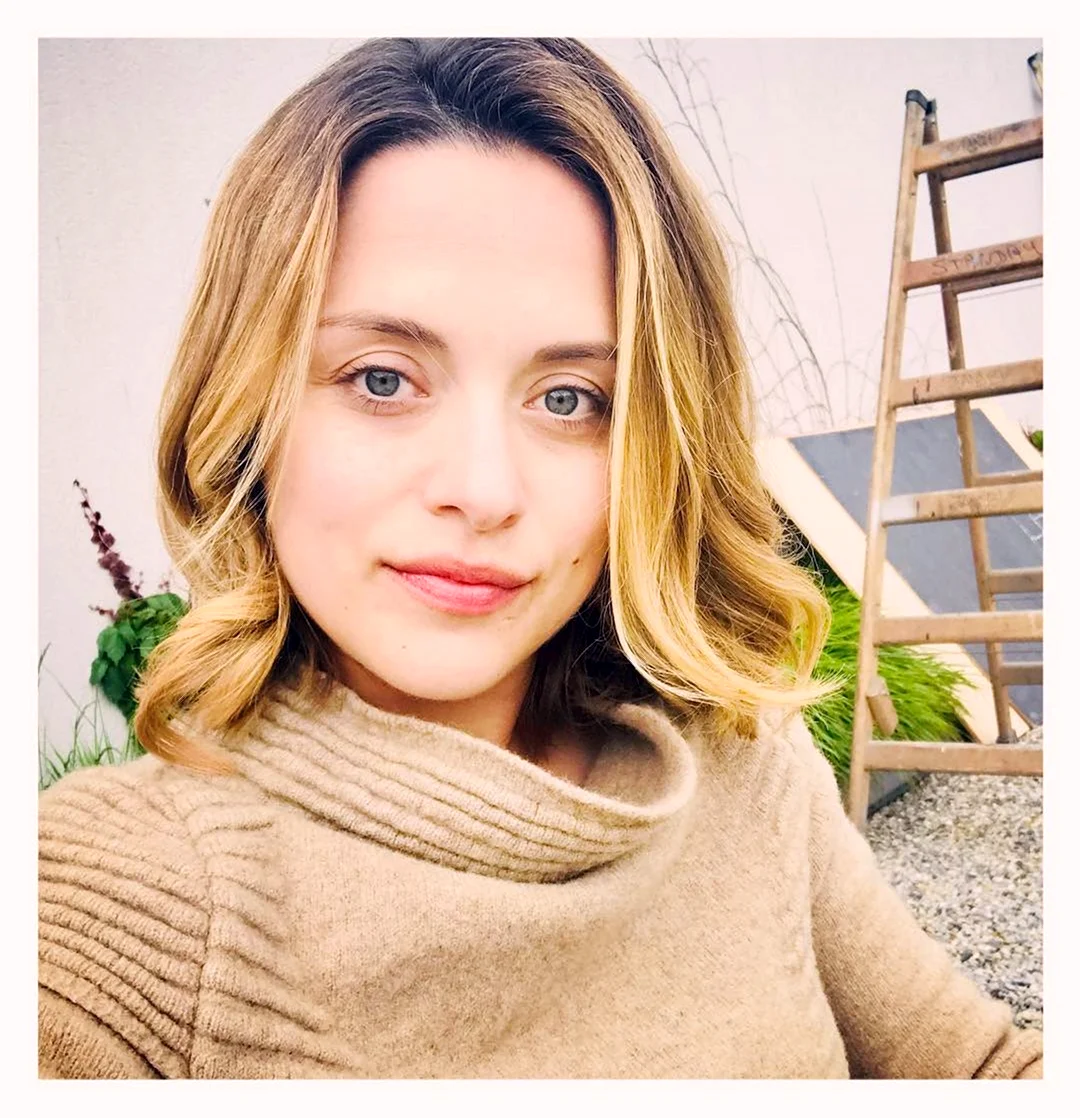 Zoe Tapper