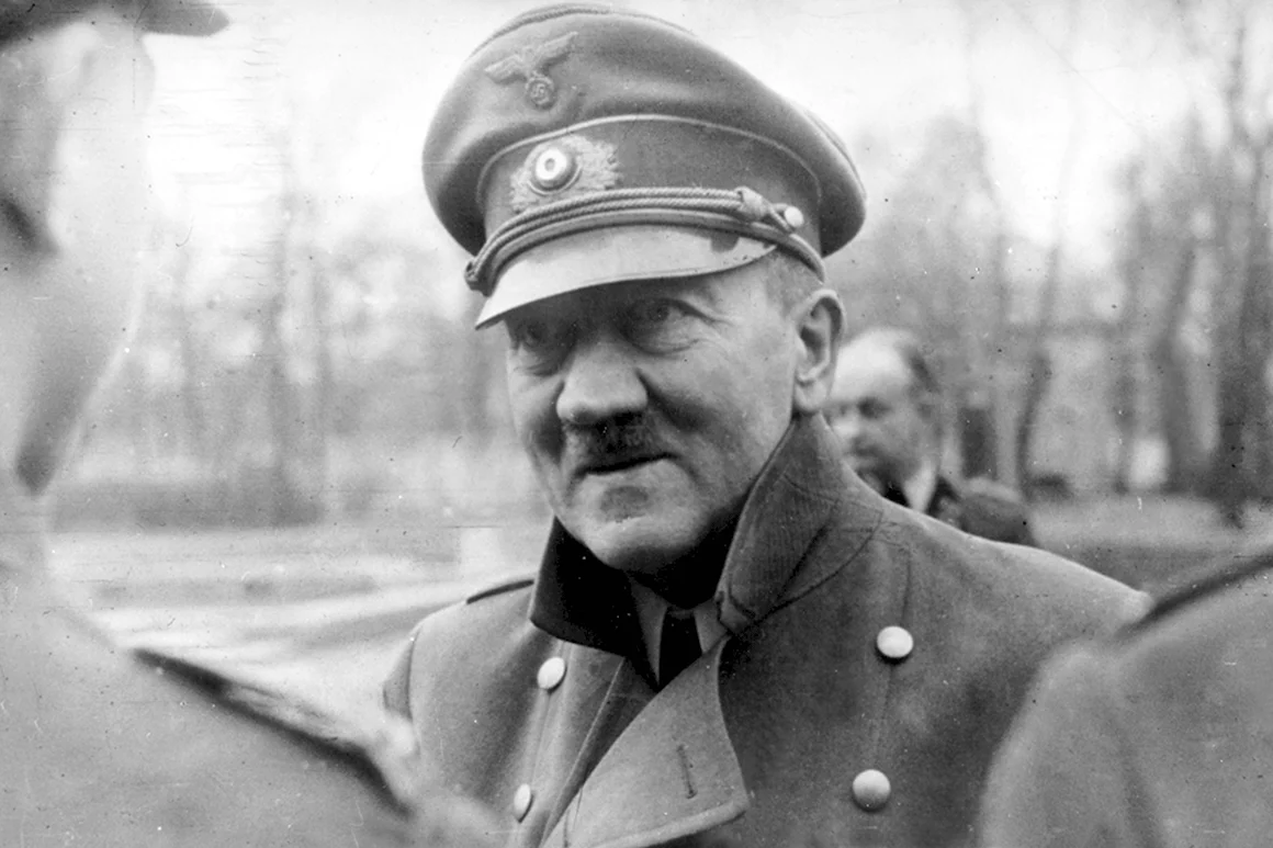Адольф Гитлер 1945