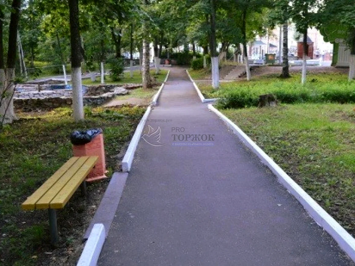 Александрийский парк асфальтированные дорожки