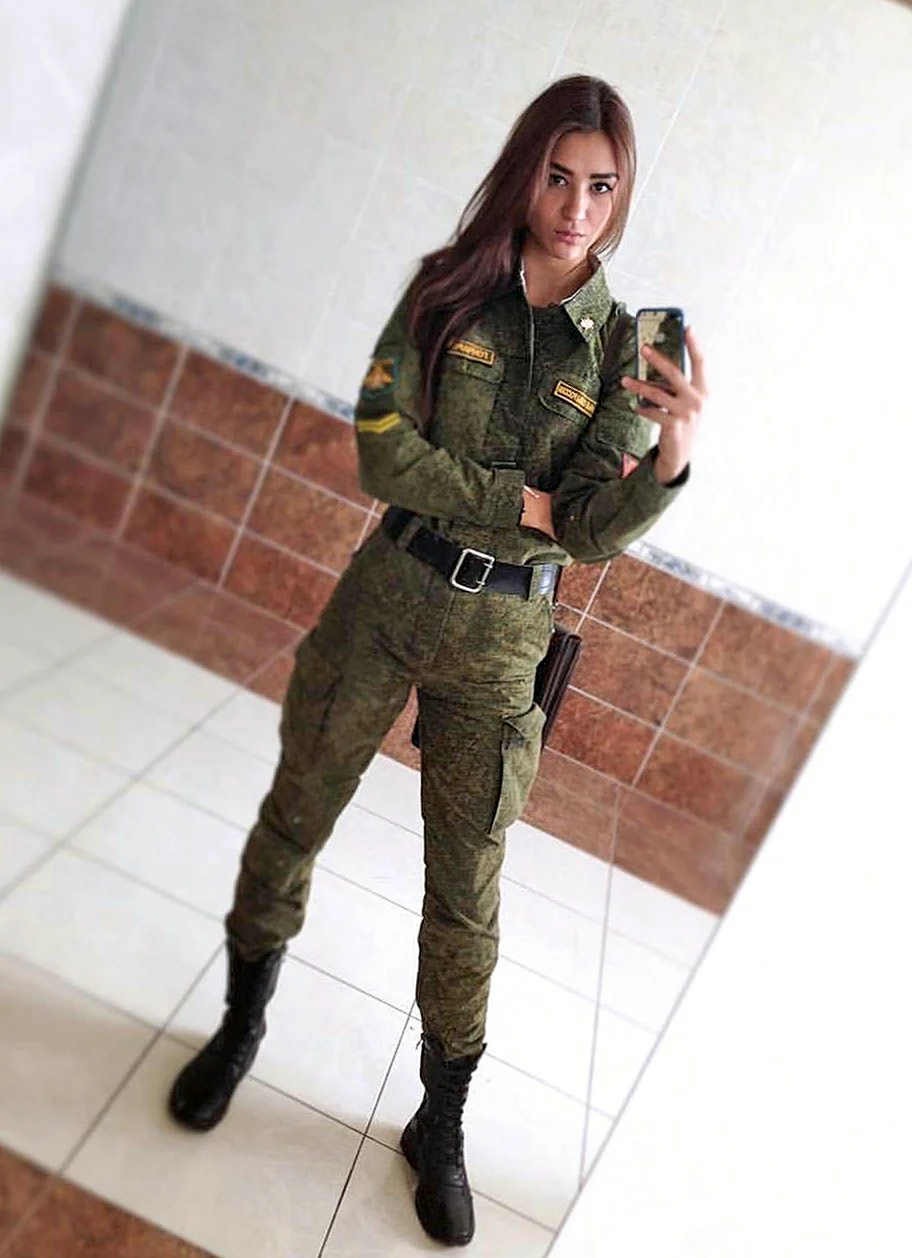 Алина Павлова десантница