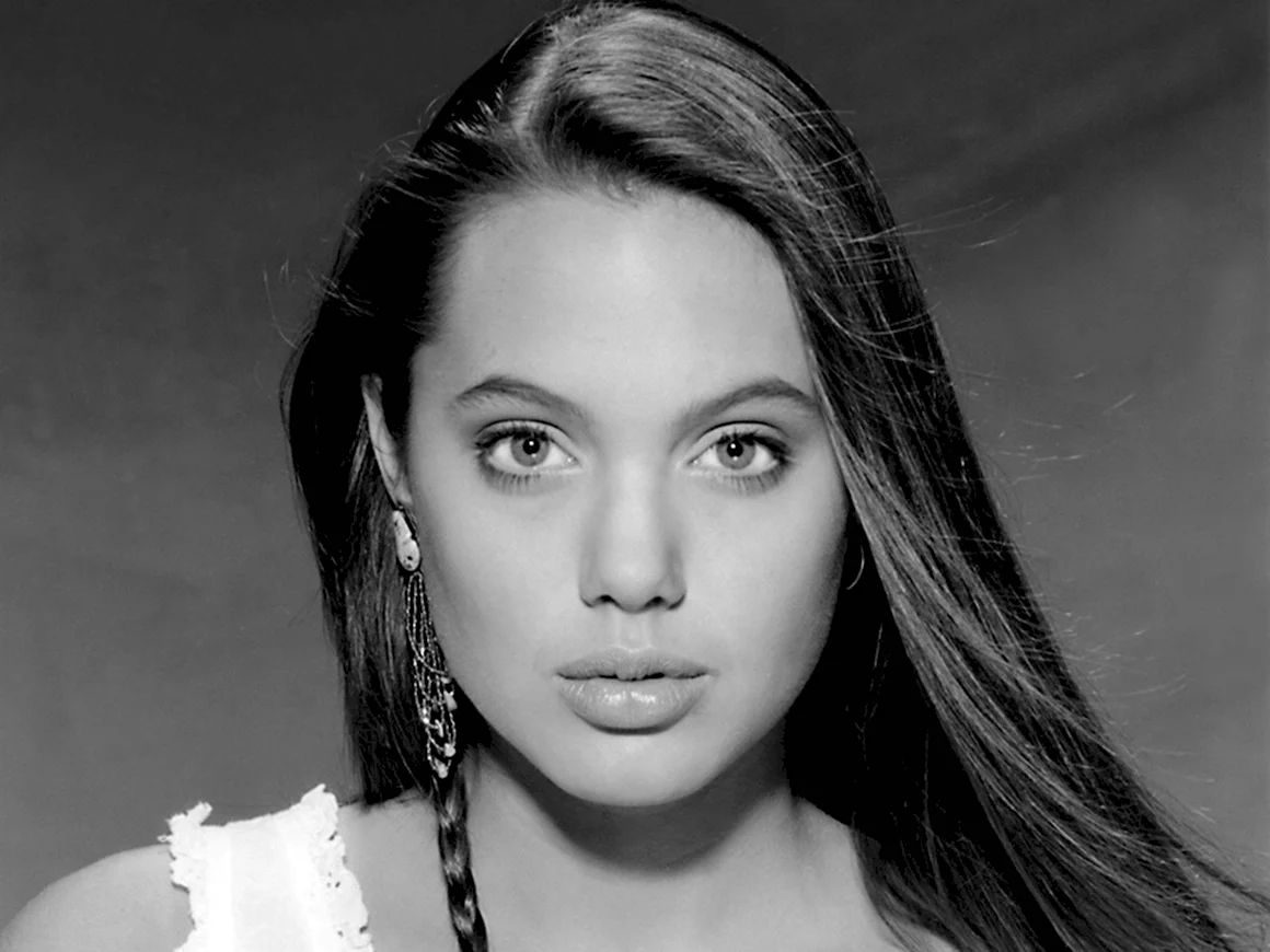Анджелина Джоли в 12 лет