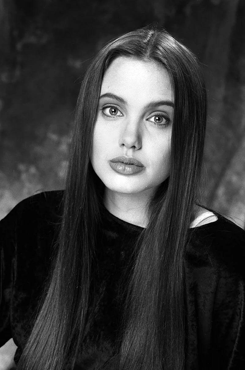 Анджелина Джоли в 16 лет