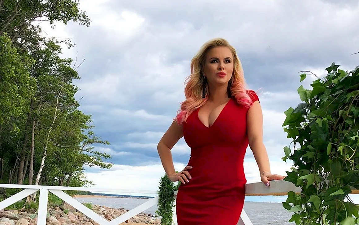 Анна Семенович 35 лет