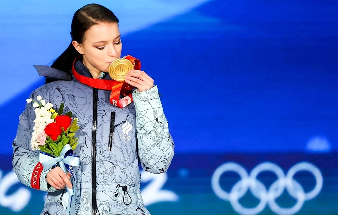 Анна Щербакова фигуристка золото