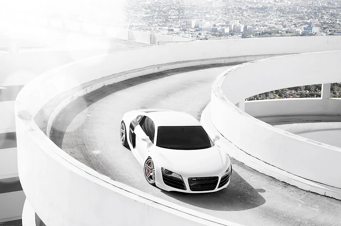 Audi r8 на парковке