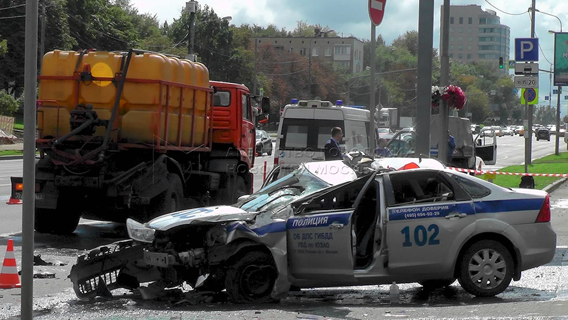 Авария в Москве на Севастопольском проспекте