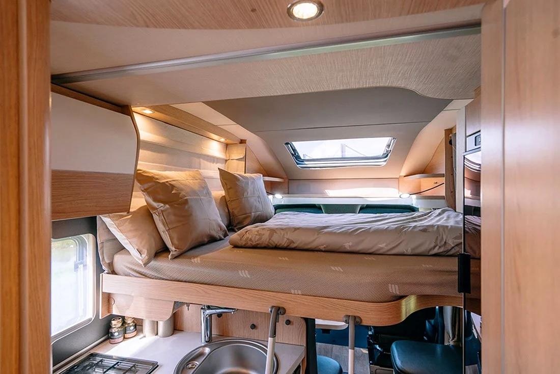 Автодом Hymer 580 внутри