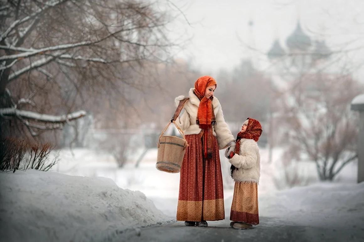 Баба с коромыслом зимой