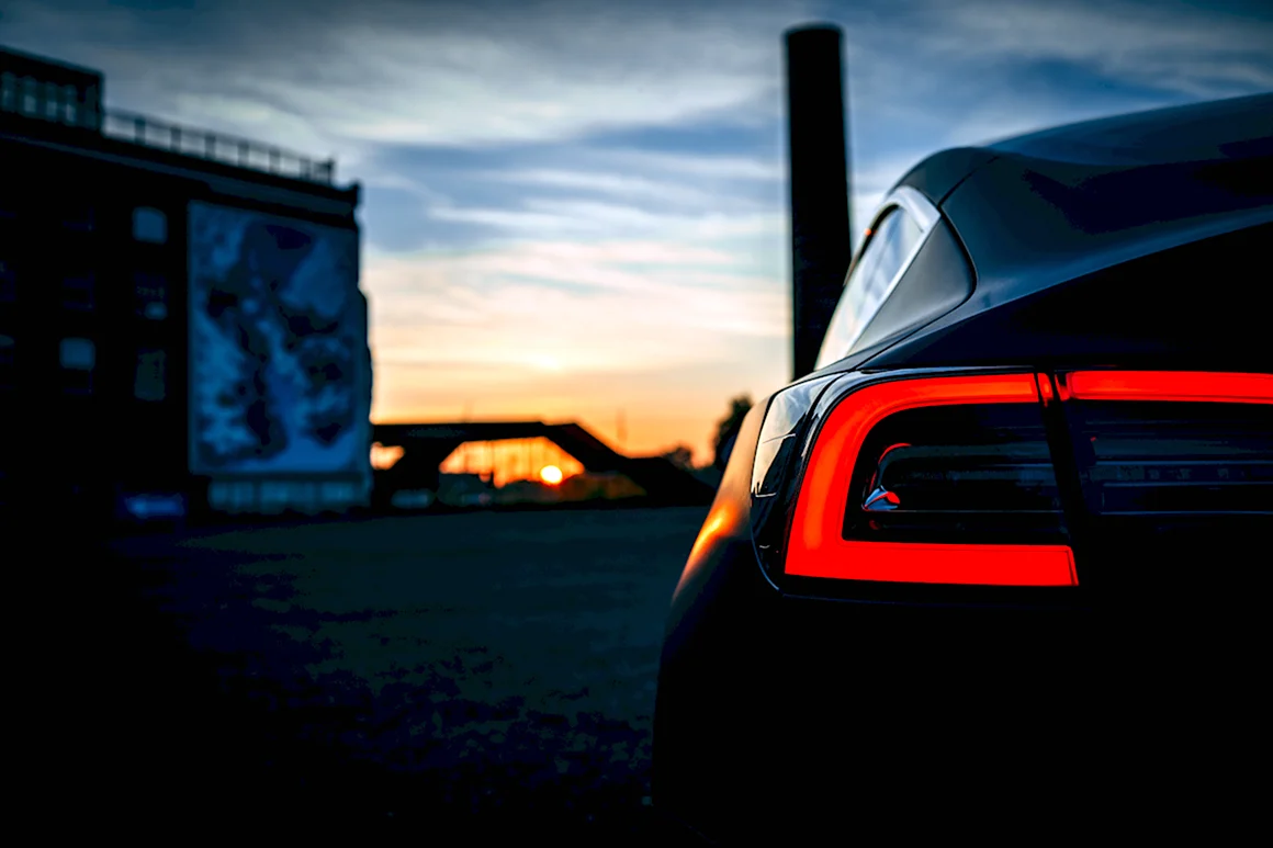 Blackcar back