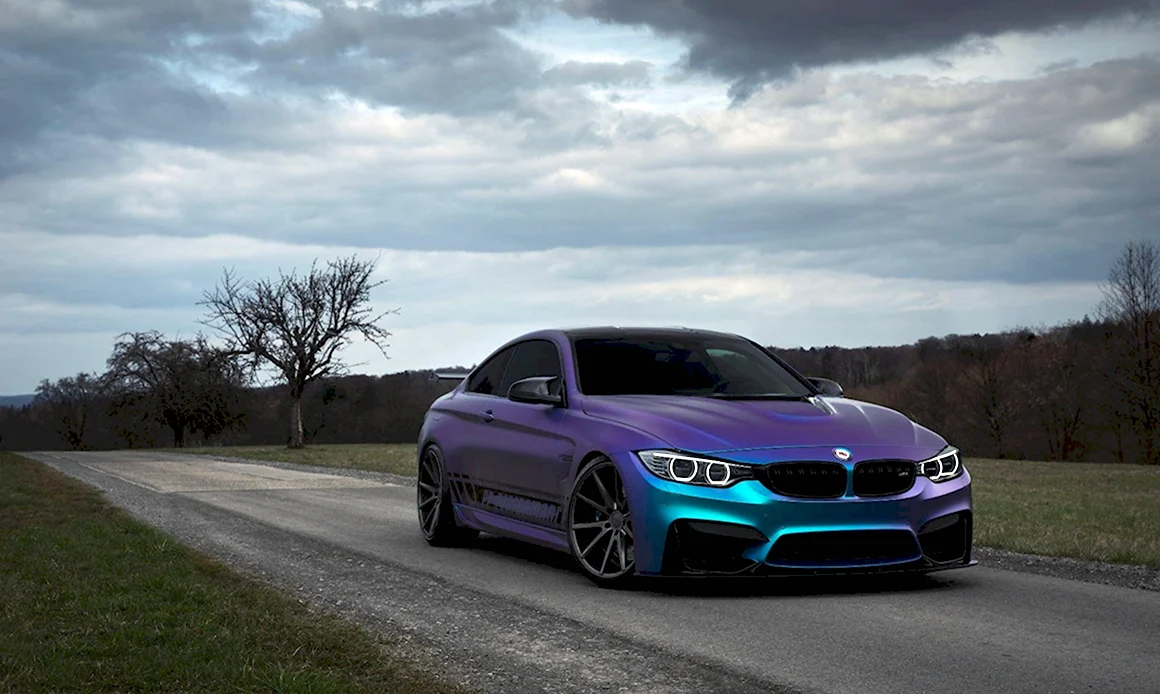 BMW f82 m4 фиолетовая матовая