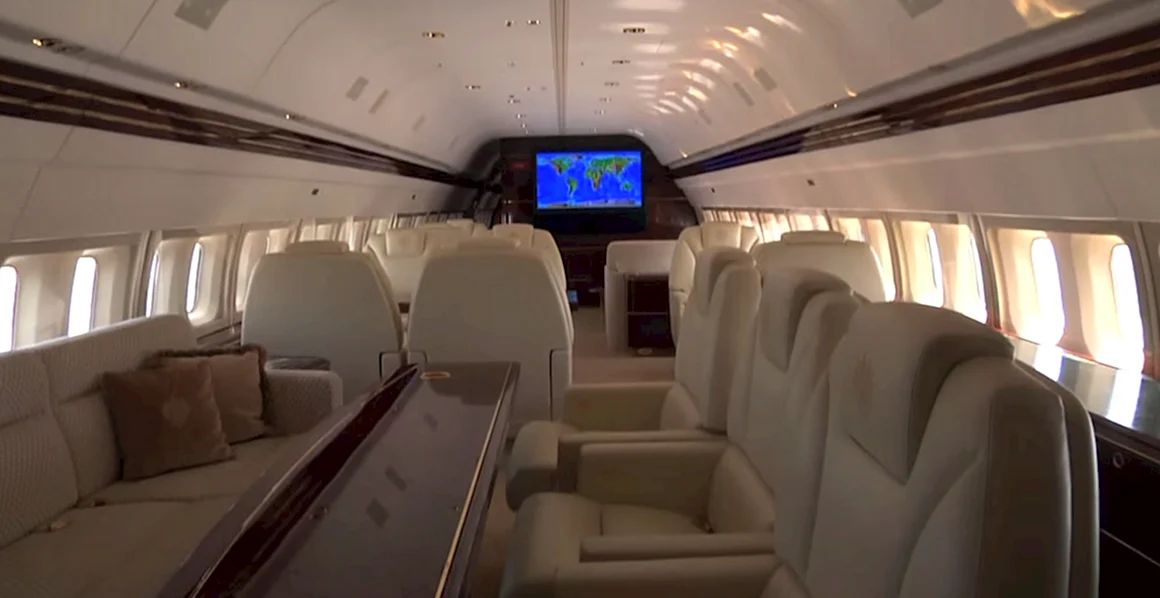 Boeing 757 Трампа салон