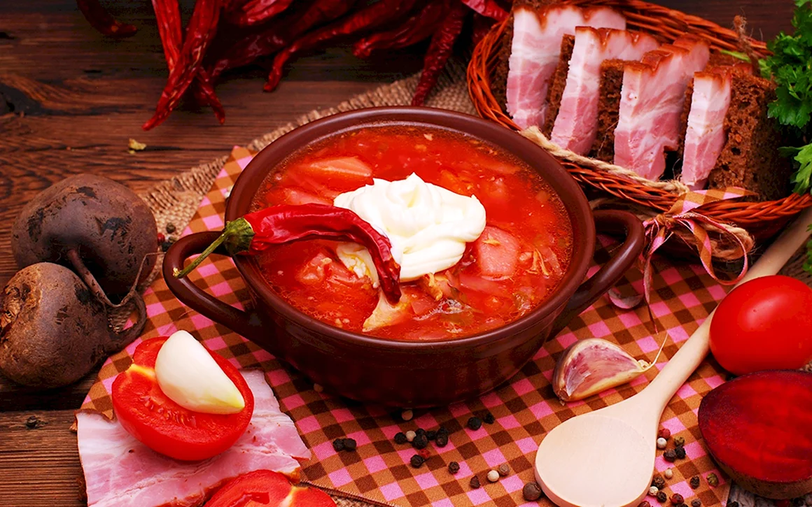 Борщ с пампушками и салом