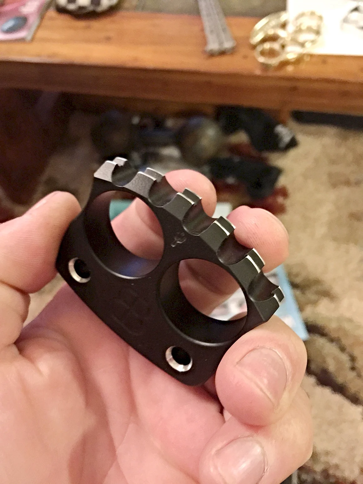 Brass Knuckles нож