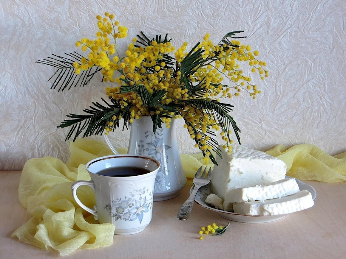 Чаепитие с мимозой