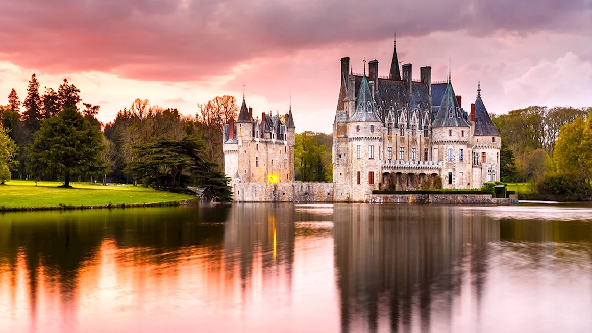 Chateau de la Bretesche замок