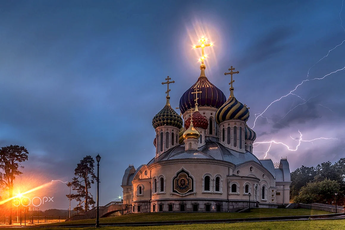 Чернигов храм вечер