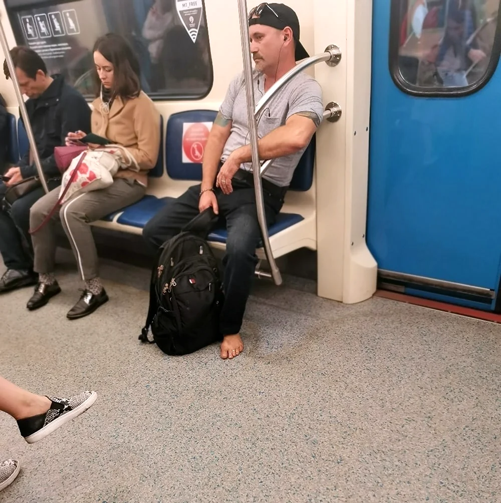 Что ездит в метро