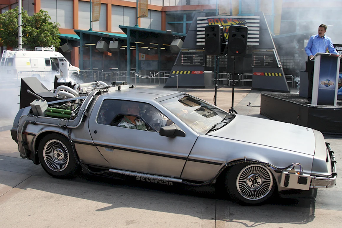 DELOREAN Alpha 5