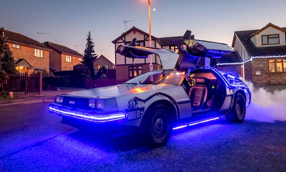 DELOREAN DMC-12 назад в будущее