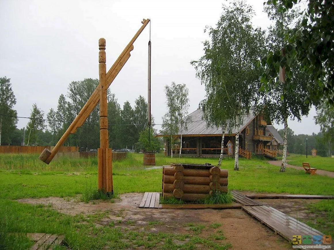 Деревенский колодец Журавель