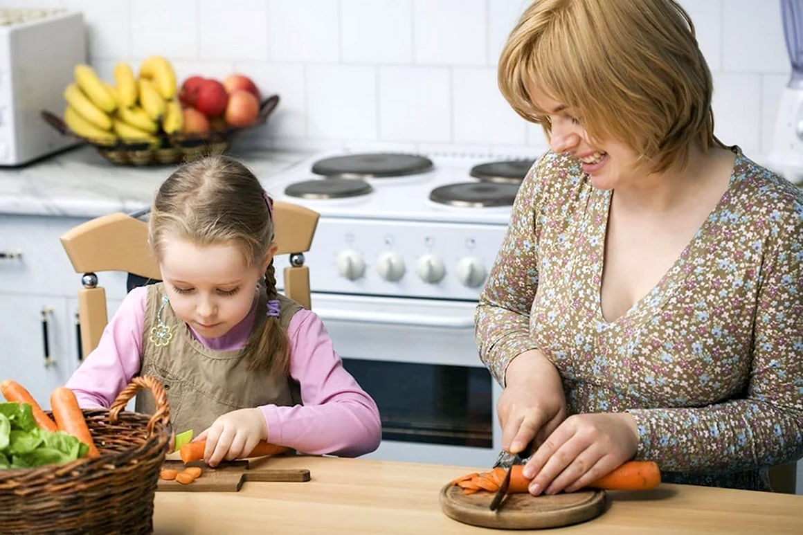 Дети помогают родителям